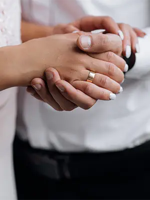 Para biorąca ślub kościelny